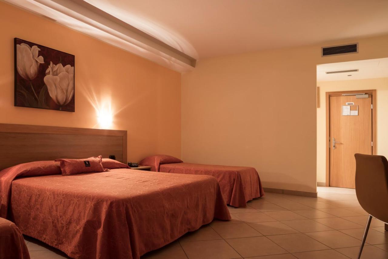 Manhattan Village 4*