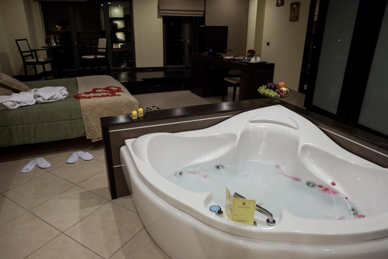 Hotel Manhattan Village 4*